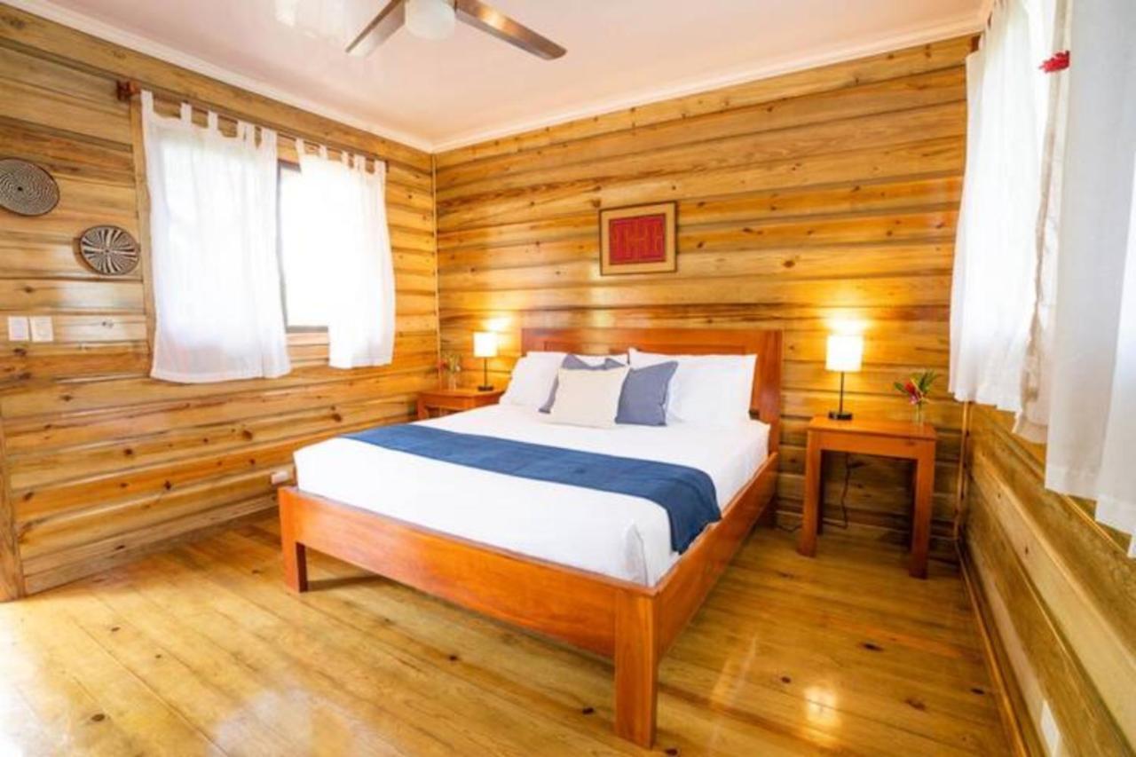 Casa Marlin Bed & Breakfast Bocas Town Bagian luar foto