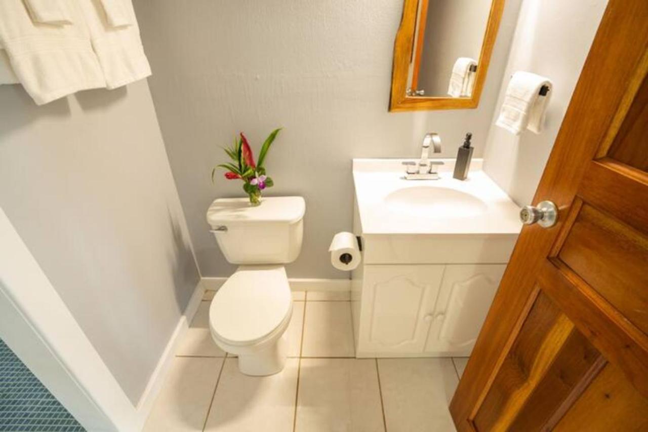Casa Marlin Bed & Breakfast Bocas Town Bagian luar foto