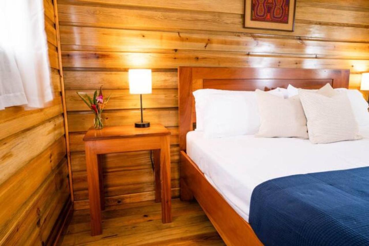 Casa Marlin Bed & Breakfast Bocas Town Bagian luar foto